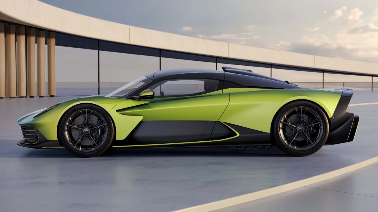 2025-aston-martin-valhalla (1)