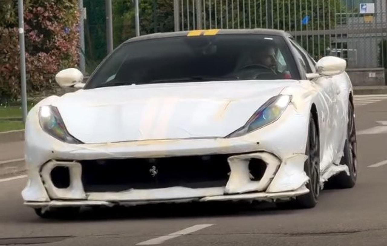 Ferrari 812 Competizione-Jannik Sinner-1