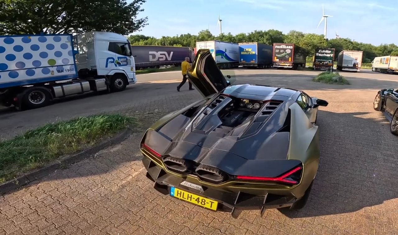 Lamborghini Revuelto top speed autobahn-1
