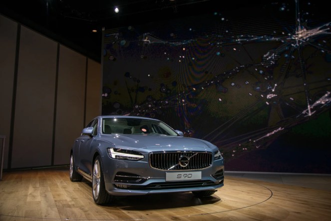Volvo S90- 2016 Detroit Auto Show-8